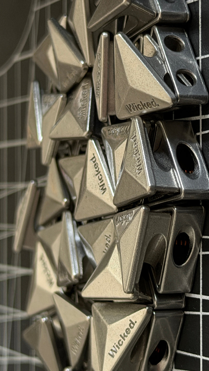 Accesorii metalice custom: de unde le luam, ce decidem