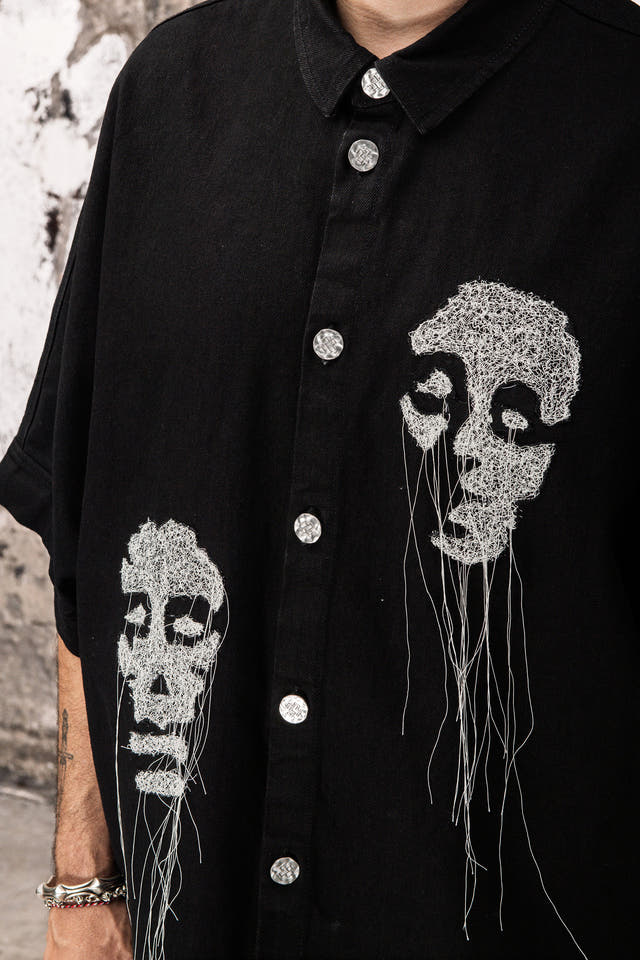 Wicked33 Parallel oversized shirt, two abstract embroidered portraits