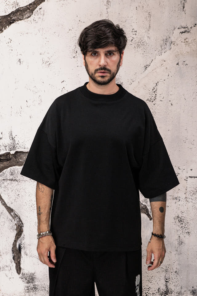 Wicked33 Halo oversized t-shirt, back Design: Abstract portrait artwork