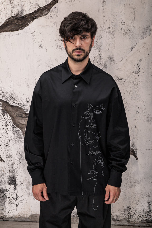 Wicked33 Contour oversized shirt, continuous-line embroidered portrait