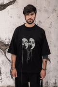 Wicked33 Entity oversized t-shirt, three connected abstract portraits
