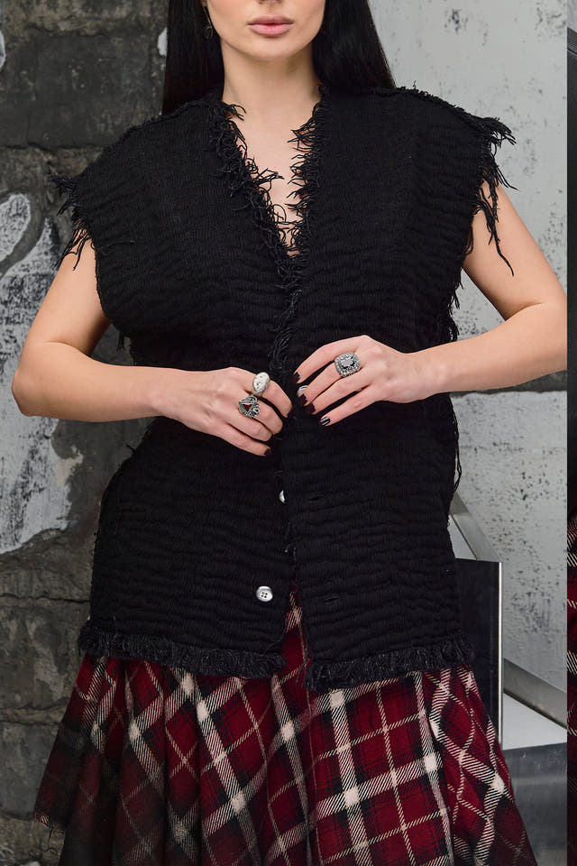 Wicked33 Shred streetwear vest in deep black
