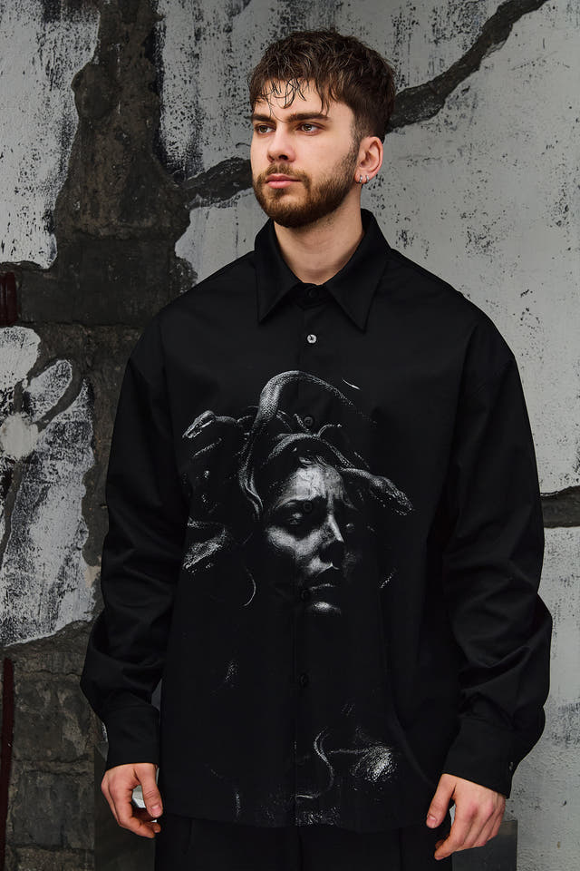 Wicked33 Medusa oversized shirt in black with grey-white print, large graphic print on the front