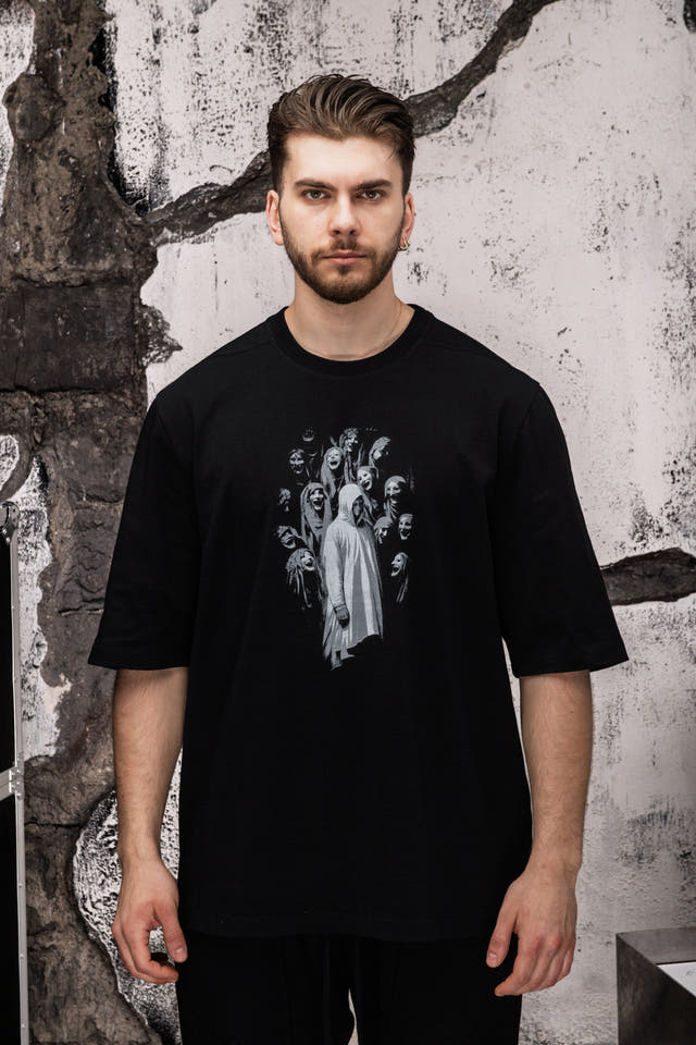 Wicked33 Hollow oversized t-shirt in black, oversized back print, halftone technique