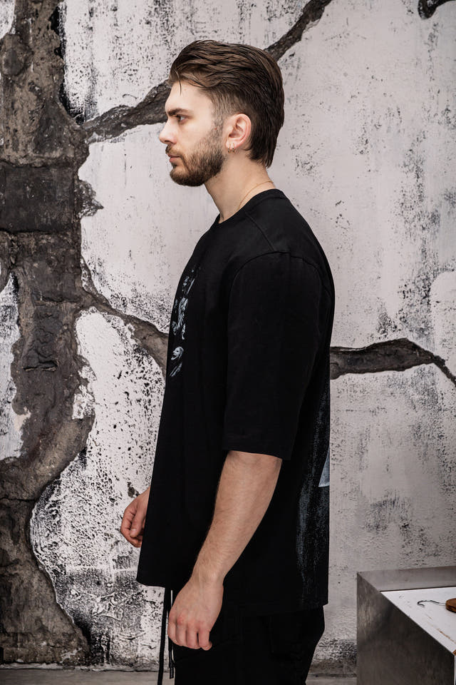 Wicked33 Hollow oversized t-shirt in black, oversized back print, halftone technique