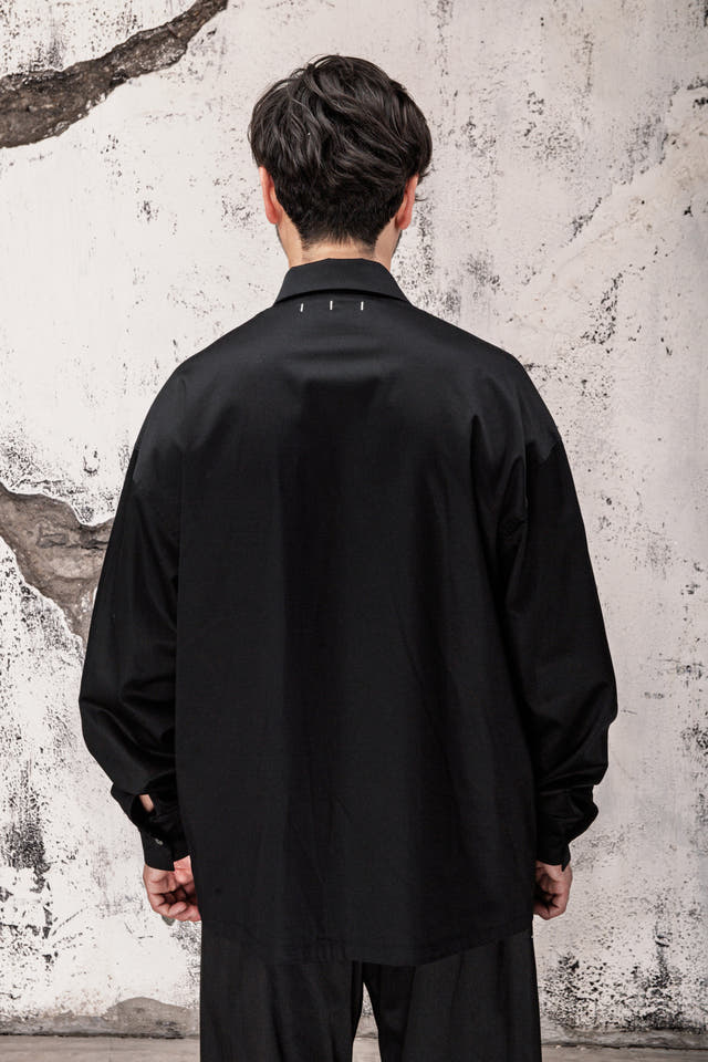 Wicked33 Contour oversized shirt, continuous-line embroidered portrait