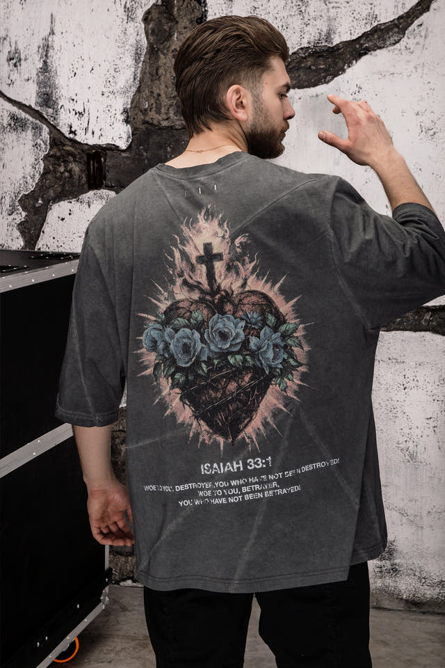Wicked33 Betrayer oversized t-shirt in washed dark grey, back print: Large-scale centered graphic