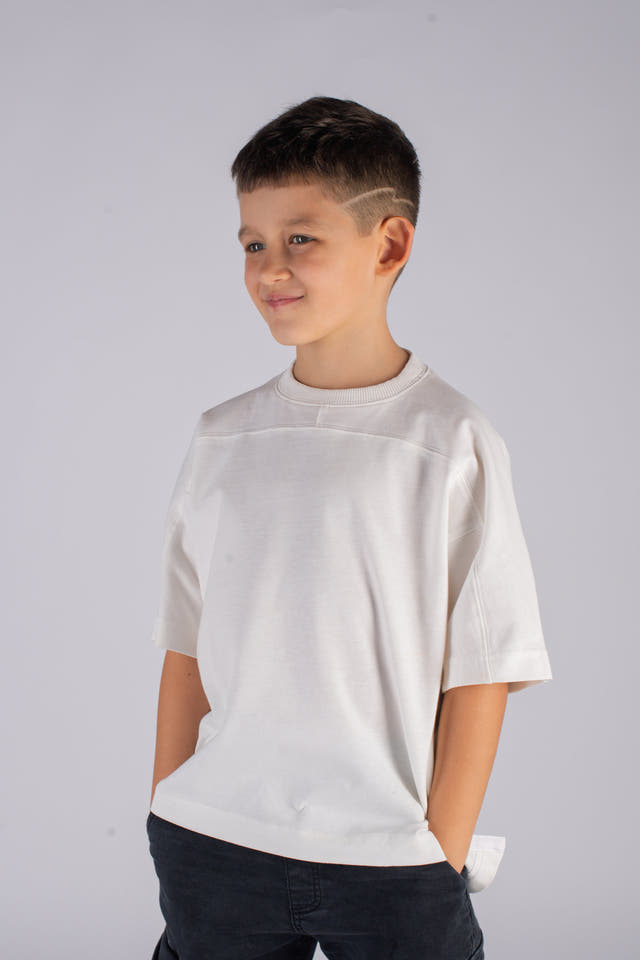 Wicked33 Guardian oversized t-shirt in dirty white / Off-white, oversized monochrome Doberman back print